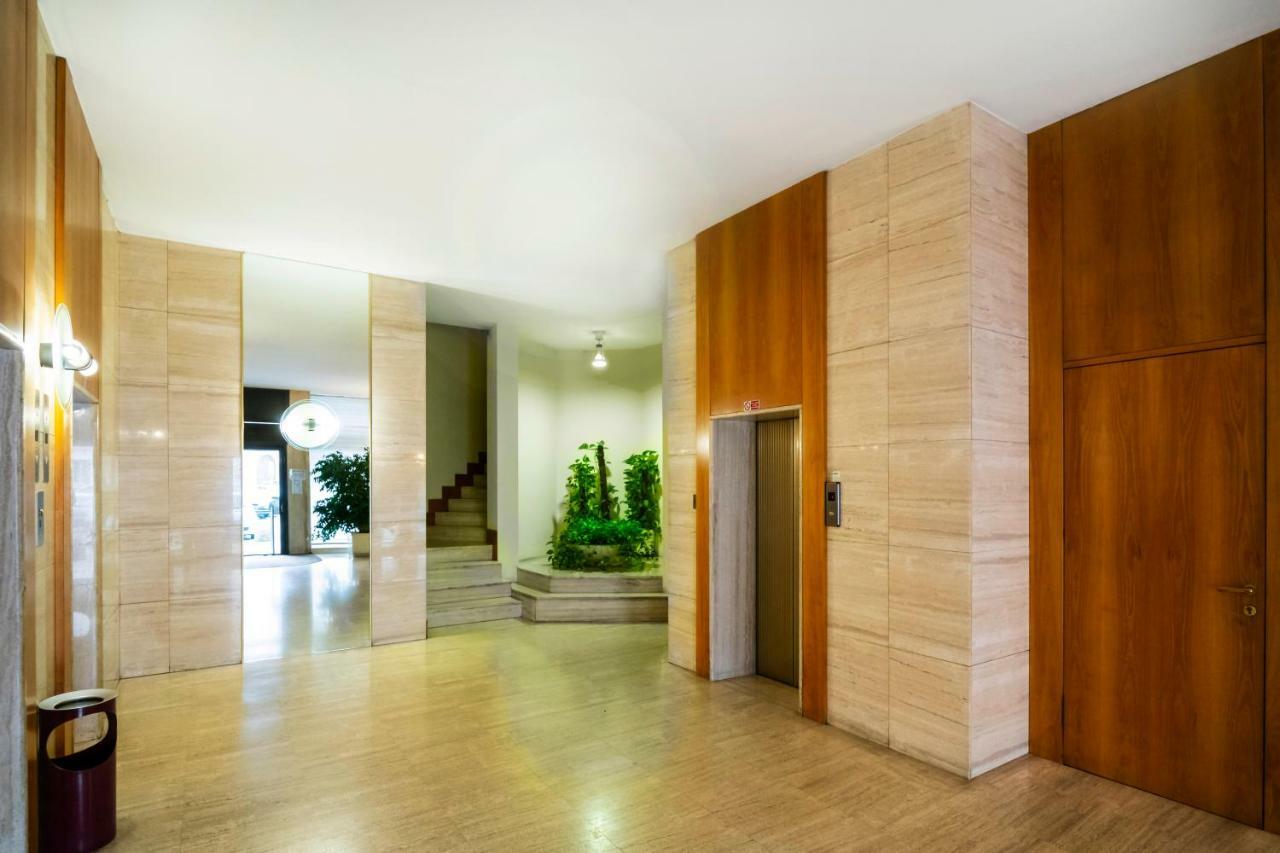 Santo Stefano Luxury Apartment Milan Exterior photo