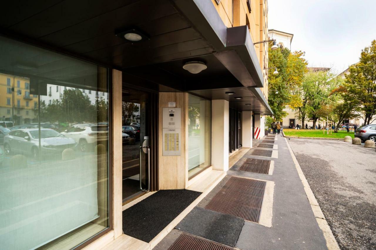 Santo Stefano Luxury Apartment Milan Exterior photo